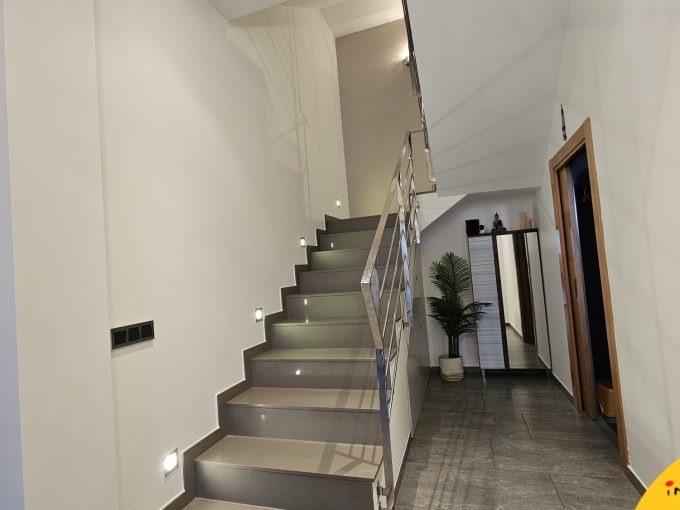 Inmobiliaria - Alcala la Real - Inmocasa - Venta - Casa - Cauchil - Cochera - Cocinón - Chimenea - Terraza - Vistas - Orientación Suroeste - Calefacción gasoil