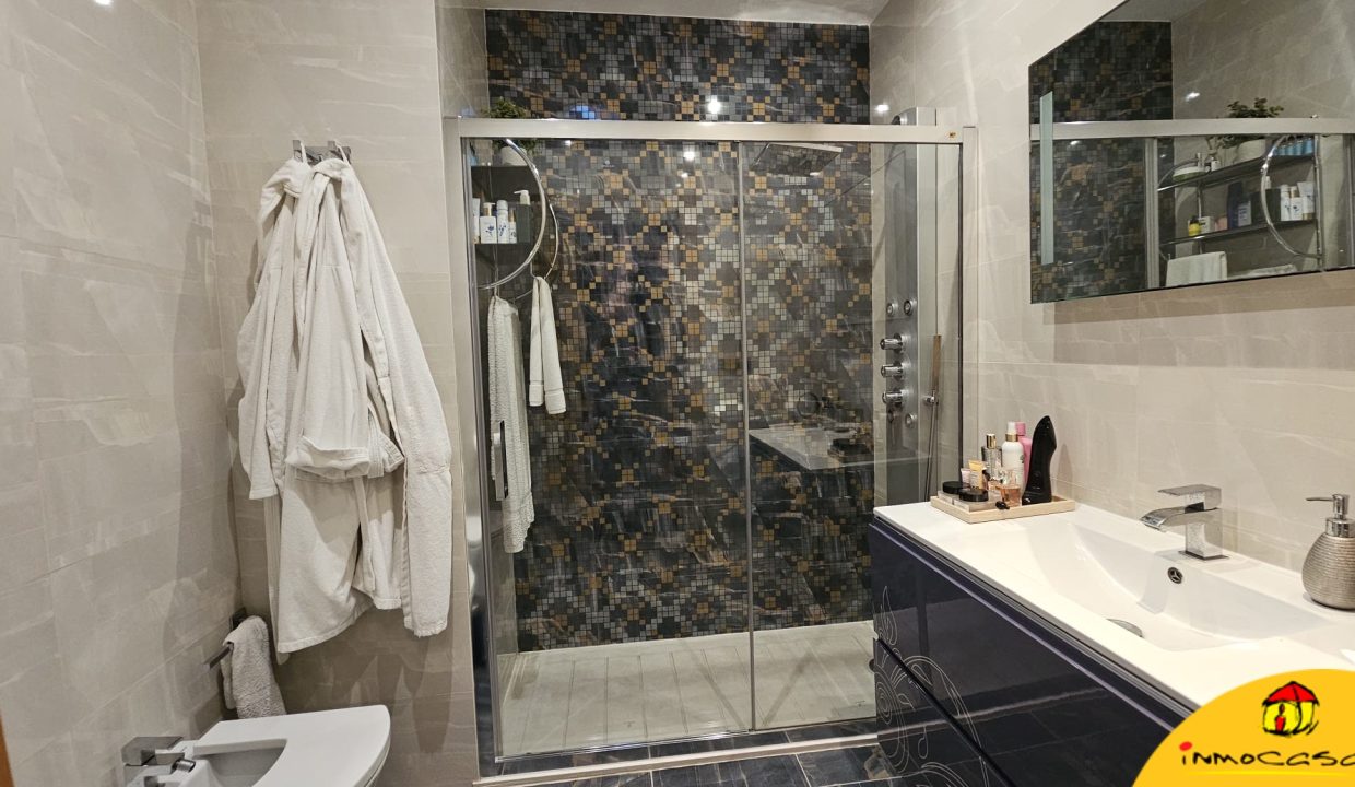 20 - Inmobiliaria - Alcala la Real - Inmocasa - Venta - Casa - Cauchil - Cochera - Cocinón - Chimenea - Terraza - Vistas - Orientación Suroeste - Calefacción gasoil