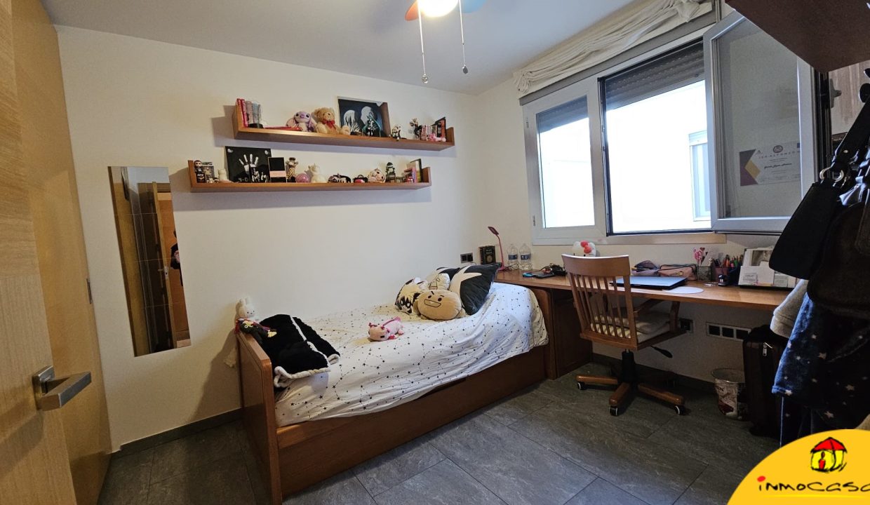 24 - Inmobiliaria - Alcala la Real - Inmocasa - Venta - Casa - Cauchil - Cochera - Cocinón - Chimenea - Terraza - Vistas - Orientación Suroeste - Calefacción gasoil