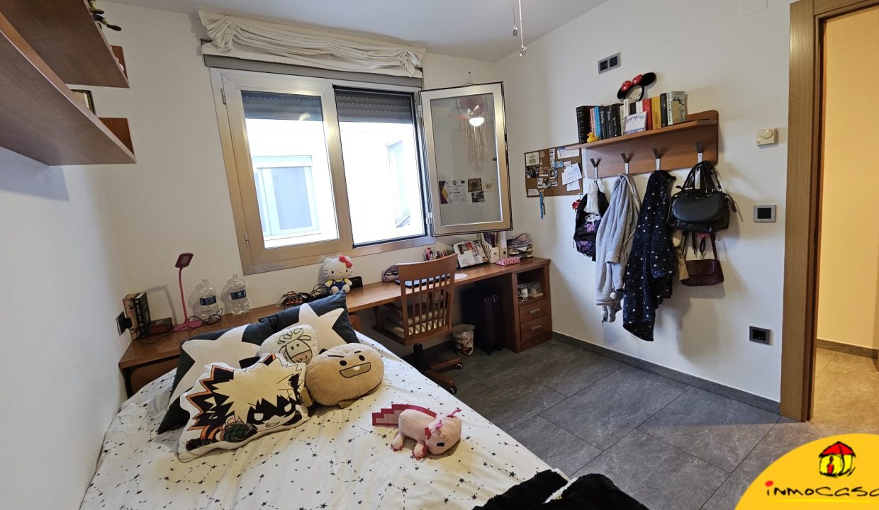 25 - Inmobiliaria - Alcala la Real - Inmocasa - Venta - Casa - Cauchil - Cochera - Cocinón - Chimenea - Terraza - Vistas - Orientación Suroeste - Calefacción gasoil