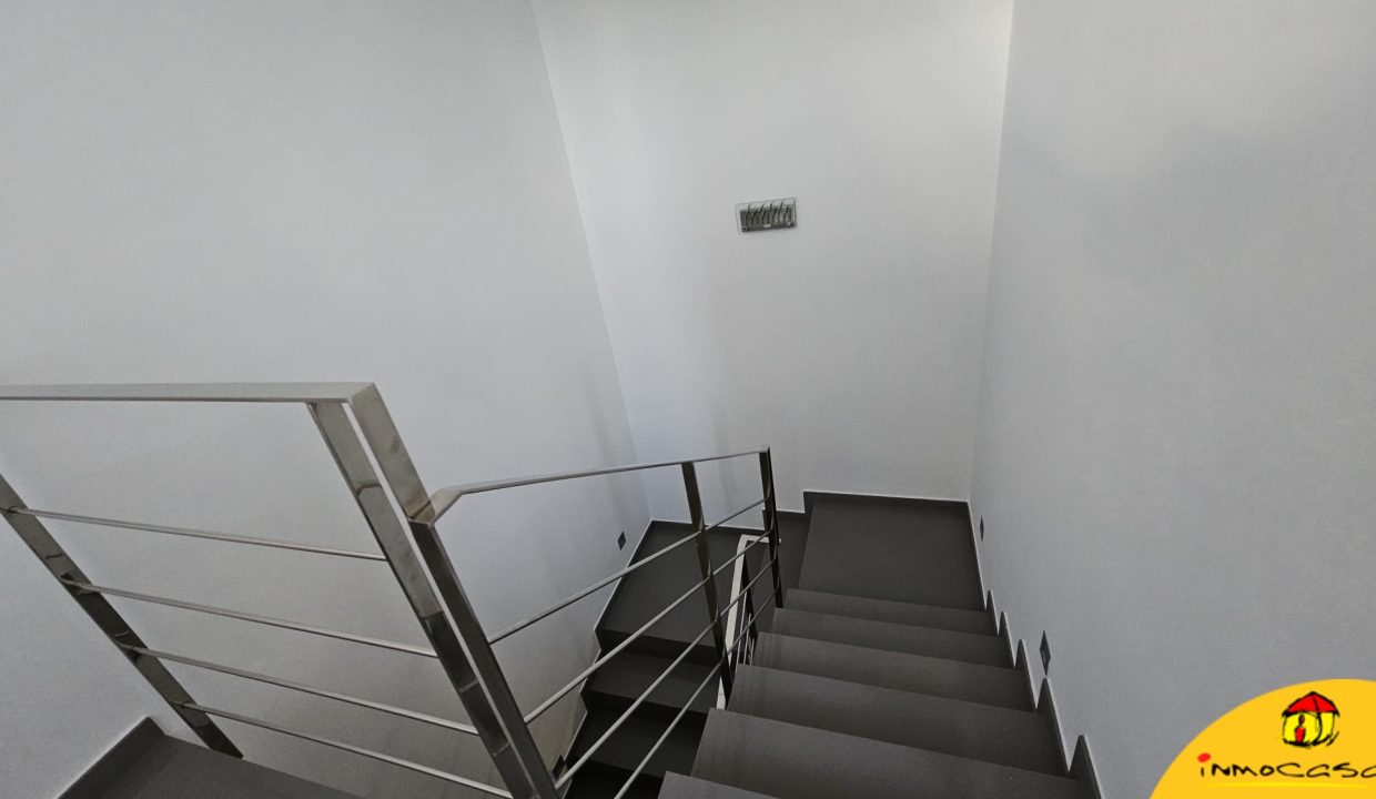 26 - Inmobiliaria - Alcala la Real - Inmocasa - Venta - Casa - Cauchil - Cochera - Cocinón - Chimenea - Terraza - Vistas - Orientación Suroeste - Calefacción gasoil