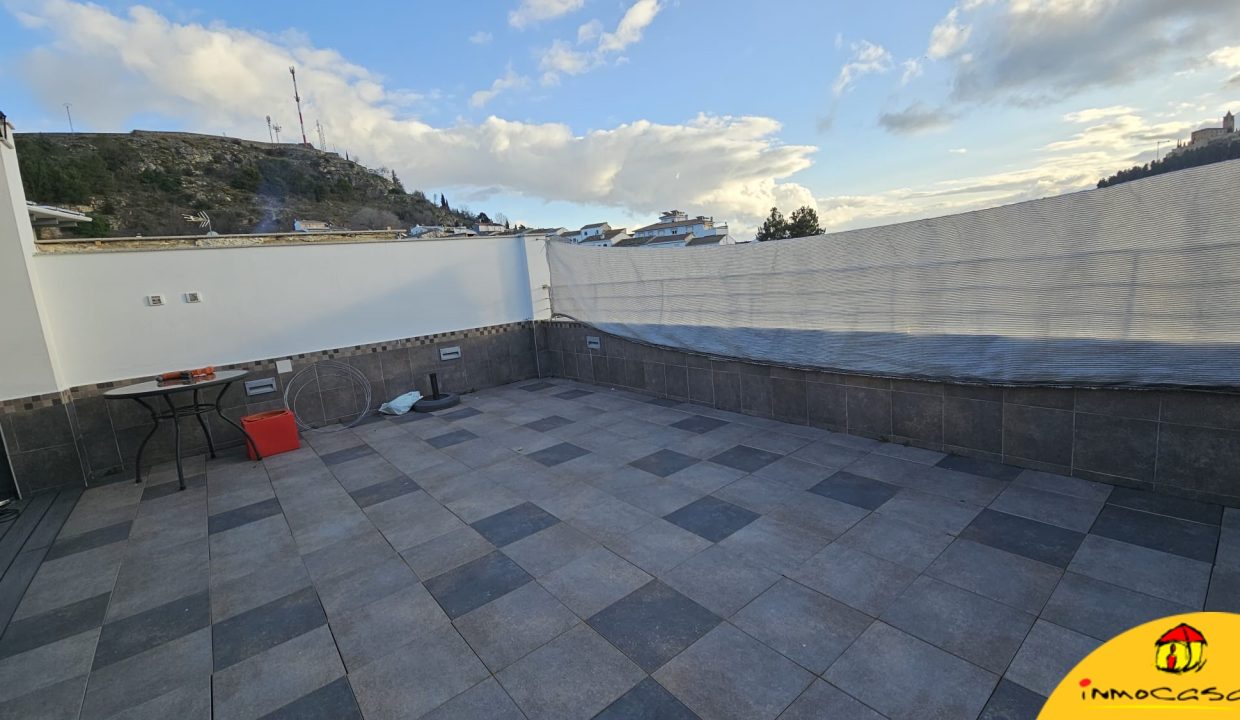 31 - Inmobiliaria - Alcala la Real - Inmocasa - Venta - Casa - Cauchil - Cochera - Cocinón - Chimenea - Terraza - Vistas - Orientación Suroeste - Calefacción gasoil