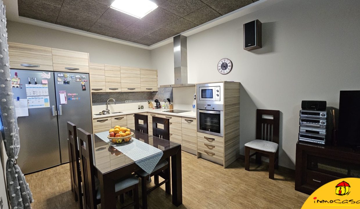 5 - Inmobiliaria - Alcala la Real - Inmocasa - Venta - Casa - Cauchil - Cochera - Cocinón - Chimenea - Terraza - Vistas - Orientación Suroeste - Calefacción gasoil