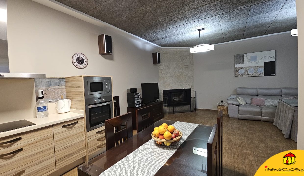 6 - Inmobiliaria - Alcala la Real - Inmocasa - Venta - Casa - Cauchil - Cochera - Cocinón - Chimenea - Terraza - Vistas - Orientación Suroeste - Calefacción gasoil