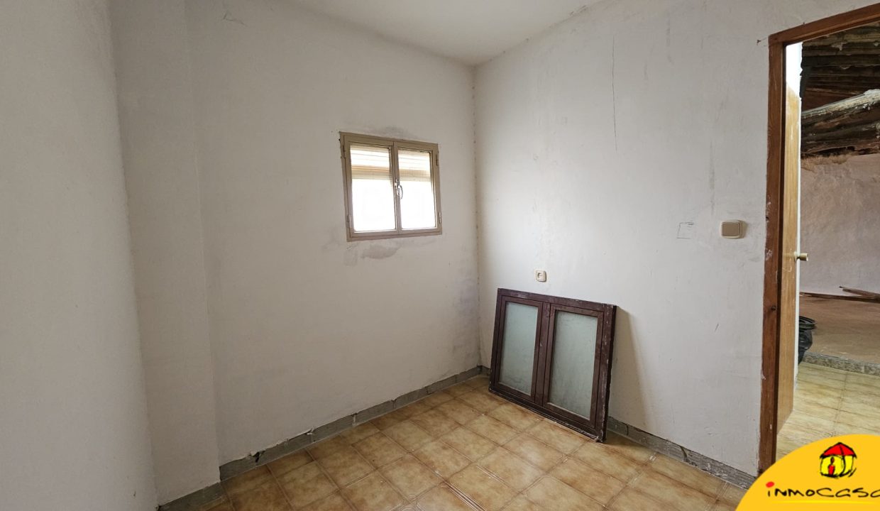 7 - Inmobiliaria - Alcala la Real - Inmocasa - Venta - Casa - Barata - Económica - Necesita reforma íntegra - Amplitud
