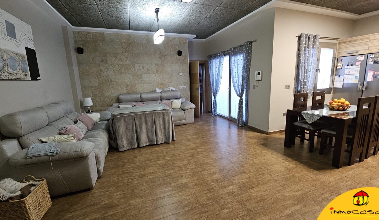 7 - Inmobiliaria - Alcala la Real - Inmocasa - Venta - Casa - Cauchil - Cochera - Cocinón - Chimenea - Terraza - Vistas - Orientación Suroeste - Calefacción gasoil