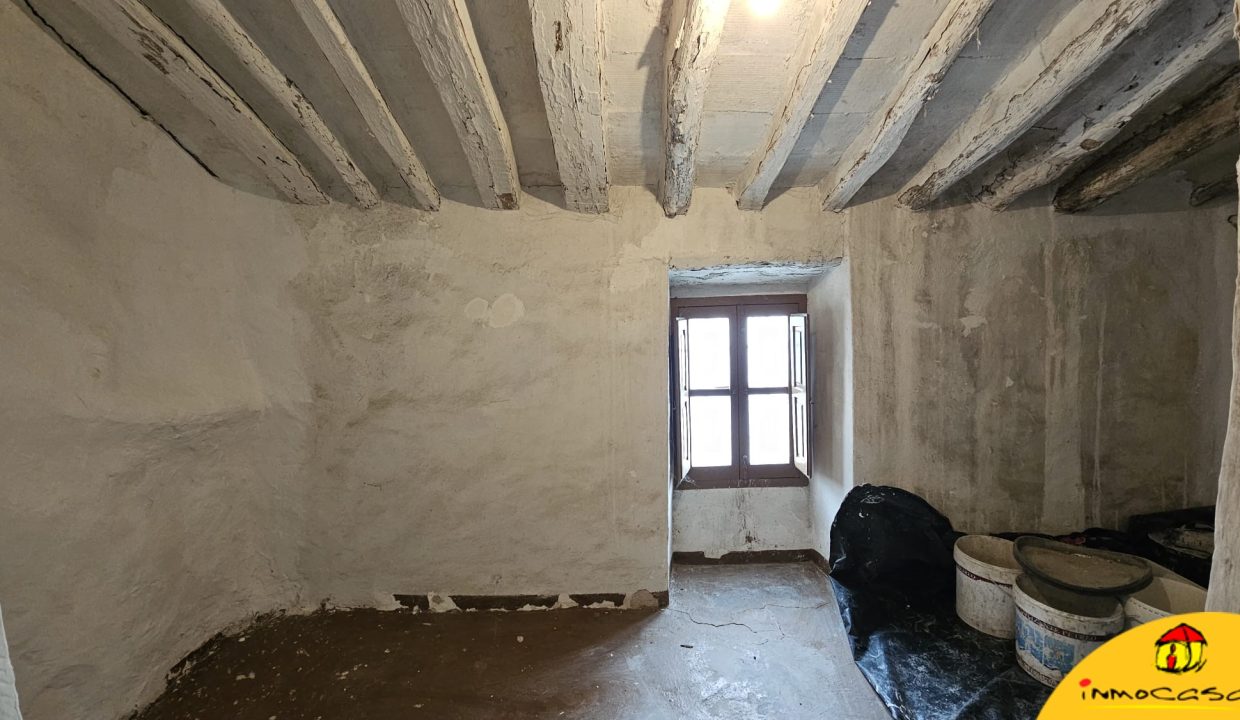 8 - Inmobiliaria - Alcala la Real - Inmocasa - Venta - Casa - Barata - Económica - Necesita reforma íntegra - Amplitud