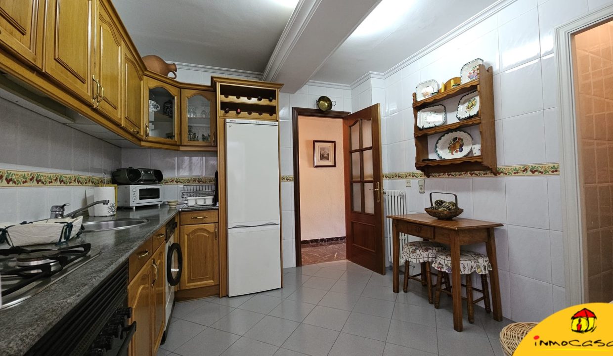 10 - Inmobiliaria - Alcalá la Real - Inmocasa - Venta - Piso - Paseo de los Álamos - Vistas a La Mota - Ascensor - Garaje en Parking - Calefacción gas - Amueblad