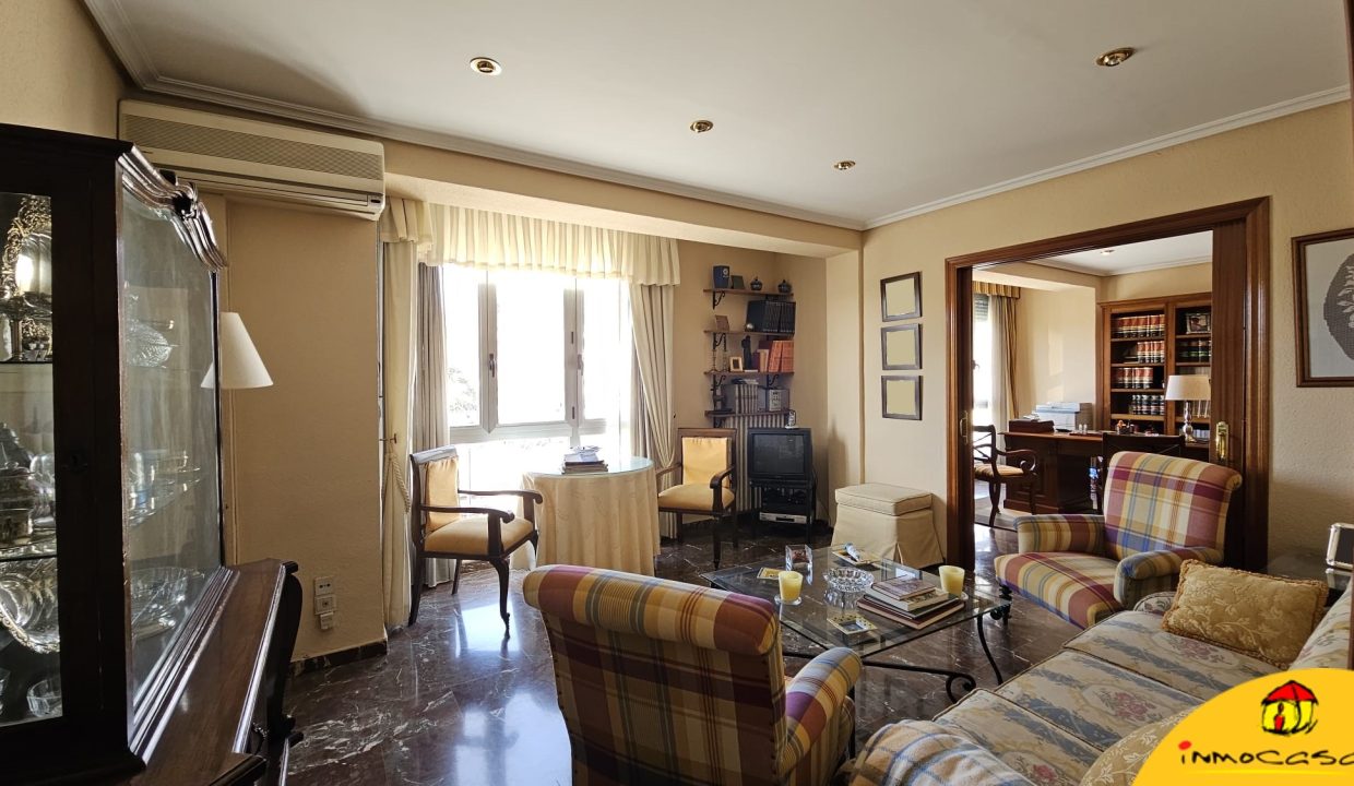 2 - Inmobiliaria - Alcalá la Real - Inmocasa - Venta - Piso - Paseo de los Álamos - Vistas a La Mota - Ascensor - Garaje en Parking - Calefacción gas - Amueblado