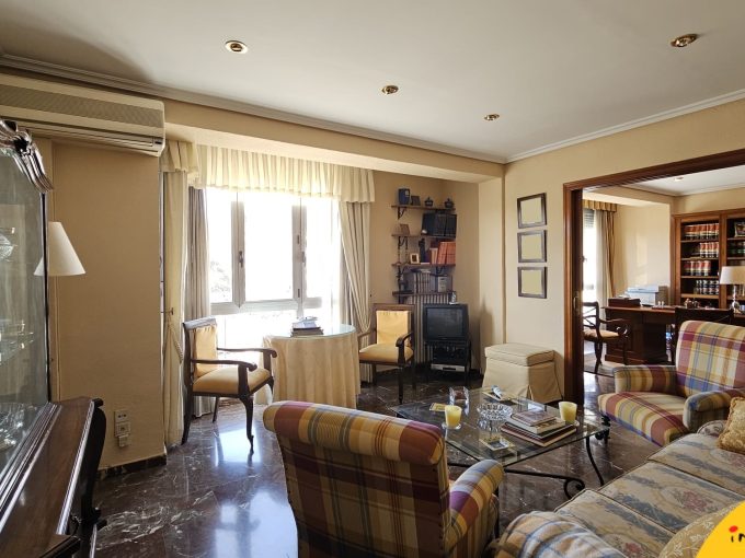 Inmobiliaria - Alcalá la Real - Inmocasa - Venta - Piso - Paseo de los Álamos - Vistas a La Mota - Ascensor - Garaje en Parking - Calefacción gas - Amueblado