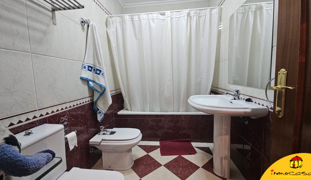 21 - Inmobiliaria - Alcalá la Real - Inmocasa - Venta - Piso - Paseo de los Álamos - Vistas a La Mota - Ascensor - Garaje en Parking - Calefacción gas - Amueblad