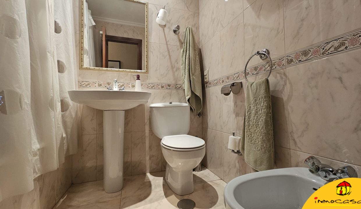 24 - Inmobiliaria - Alcalá la Real - Inmocasa - Venta - Piso - Paseo de los Álamos - Vistas a La Mota - Ascensor - Garaje en Parking - Calefacción gas - Amueblad