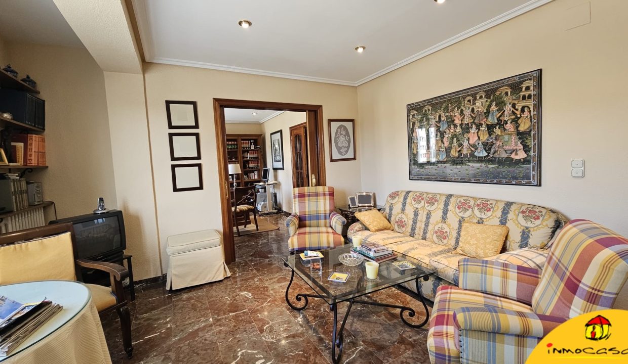 3 - Inmobiliaria - Alcalá la Real - Inmocasa - Venta - Piso - Paseo de los Álamos - Vistas a La Mota - Ascensor - Garaje en Parking - Calefacción gas - Amueblado