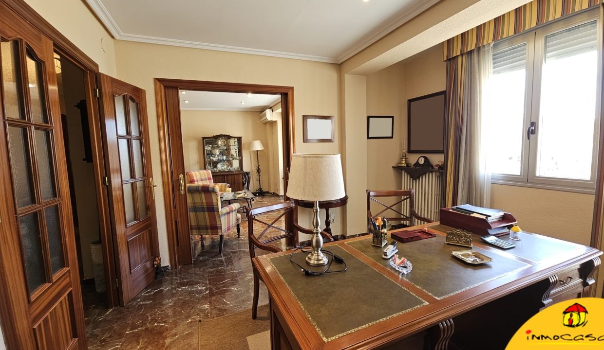 7 - Inmobiliaria - Alcalá la Real - Inmocasa - Venta - Piso - Paseo de los Álamos - Vistas a La Mota - Ascensor - Garaje en Parking - Calefacción gas - Amueblado