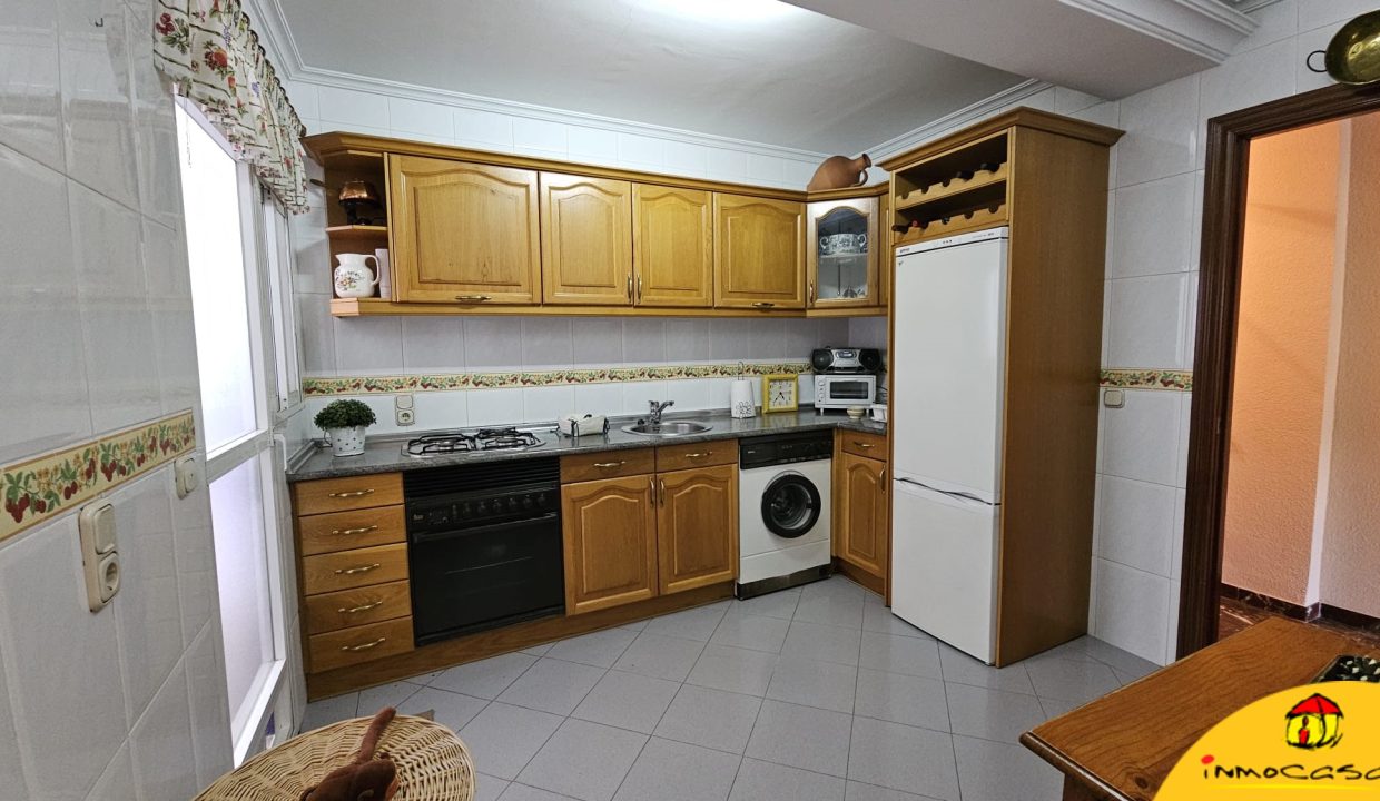 9 - Inmobiliaria - Alcalá la Real - Inmocasa - Venta - Piso - Paseo de los Álamos - Vistas a La Mota - Ascensor - Garaje en Parking - Calefacción gas - Amueblado