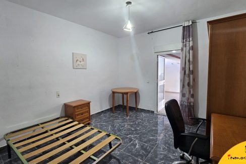 14 - Inmobiliaria - Alcala la Real - Inmocasa - Venta - Casa - Avda. Iberoamérica - Cochera - Patio - Terraza - Amueblada - Aire acondicionado