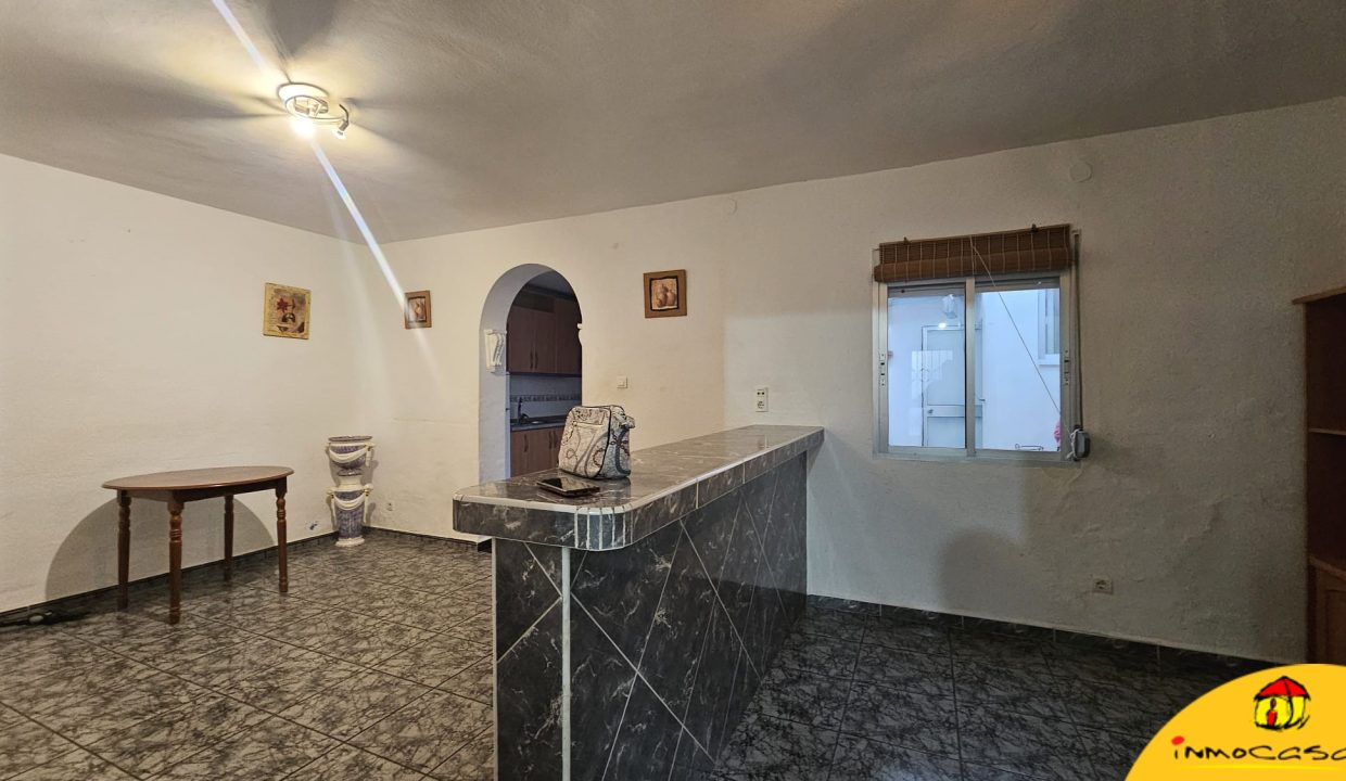 3 - Inmobiliaria - Alcala la Real - Inmocasa - Venta - Casa - Avda. Iberoamérica - Cochera - Patio - Terraza - Amueblada - Aire acondicionado