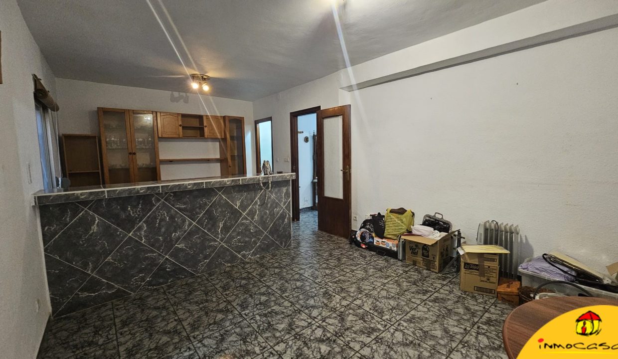 4 - Inmobiliaria - Alcala la Real - Inmocasa - Venta - Casa - Avda. Iberoamérica - Cochera - Patio - Terraza - Amueblada - Aire acondicionado