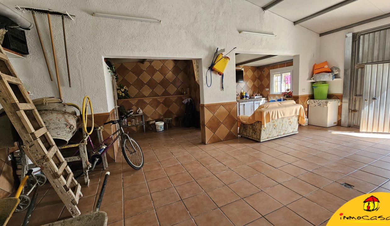 6 - Inmobiliaria - Alcala la Real - Inmocasa - Venta - Chalet - La Rabita - Olivos - Porche - Cochera - Chimenea - Barbacoa - Amueblada