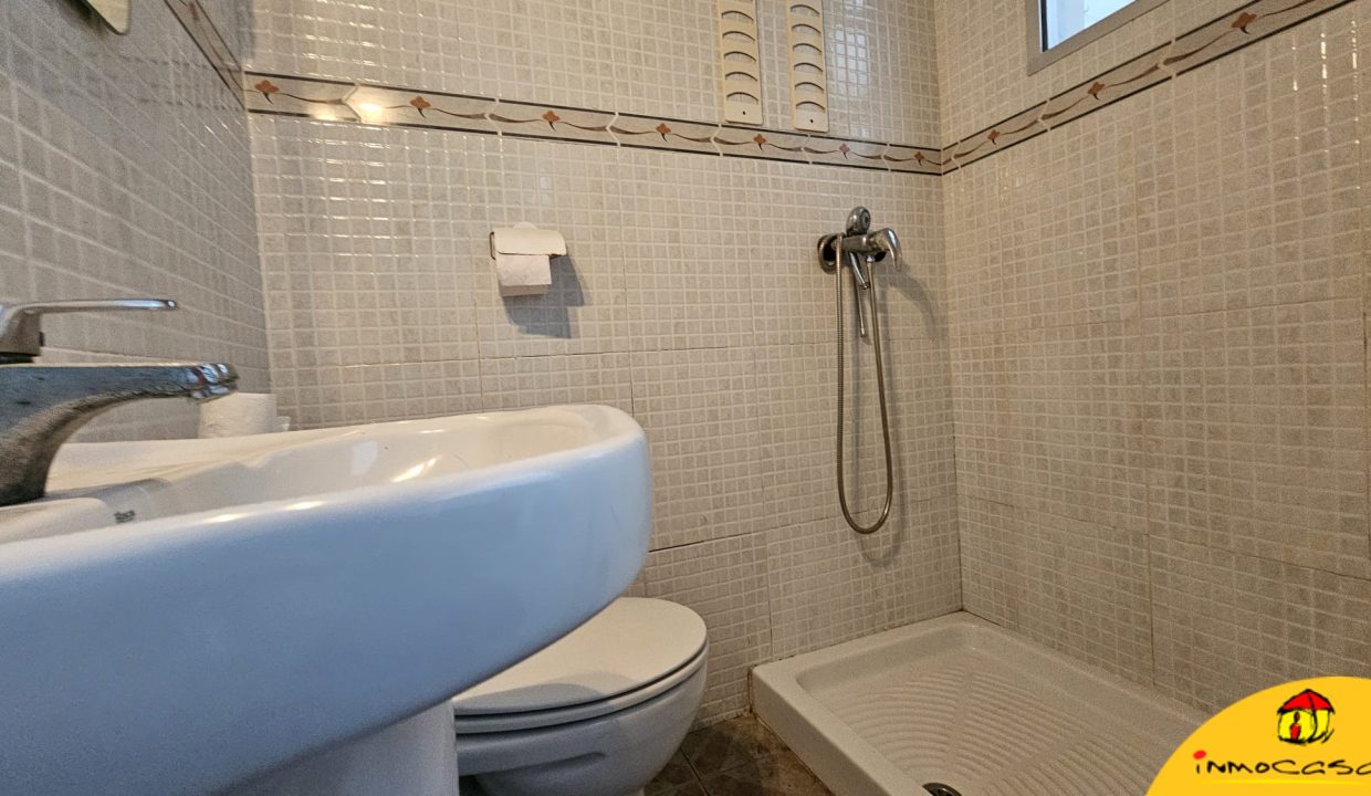 7 - Inmobiliaria - Alcala la Real - Inmocasa - Venta - Casa - Avda. Iberoamérica - Cochera - Patio - Terraza - Amueblada - Aire acondicionado