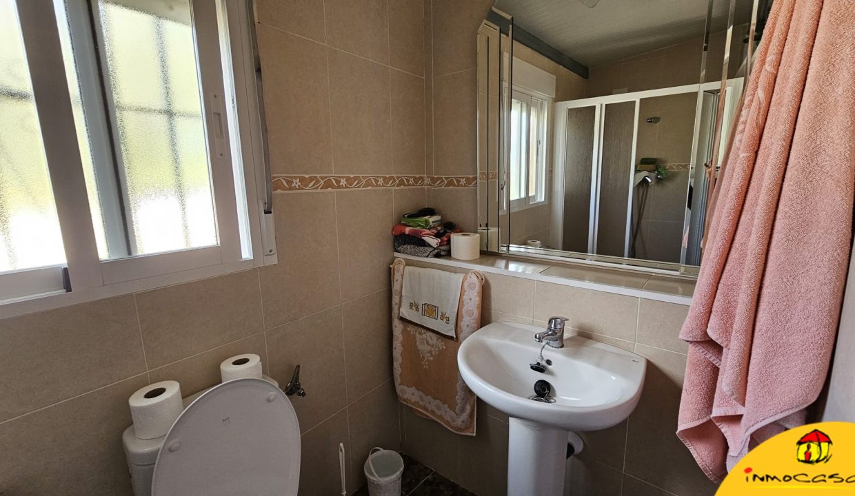 9 - Inmobiliaria - Alcala la Real - Inmocasa - Venta - Chalet - La Rabita - Olivos - Porche - Cochera - Chimenea - Barbacoa - Amueblada